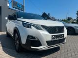Peugeot 5008 GT Luxus - : Geländewagen, Luxus