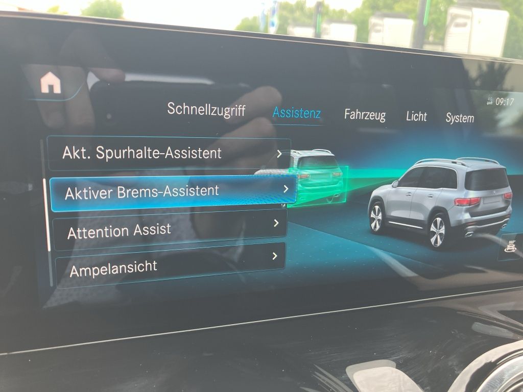 Fahrzeugabbildung Mercedes-Benz GLB 250 4MATIC AMG*Night*Distr*Navi*Sitzkl.*360°