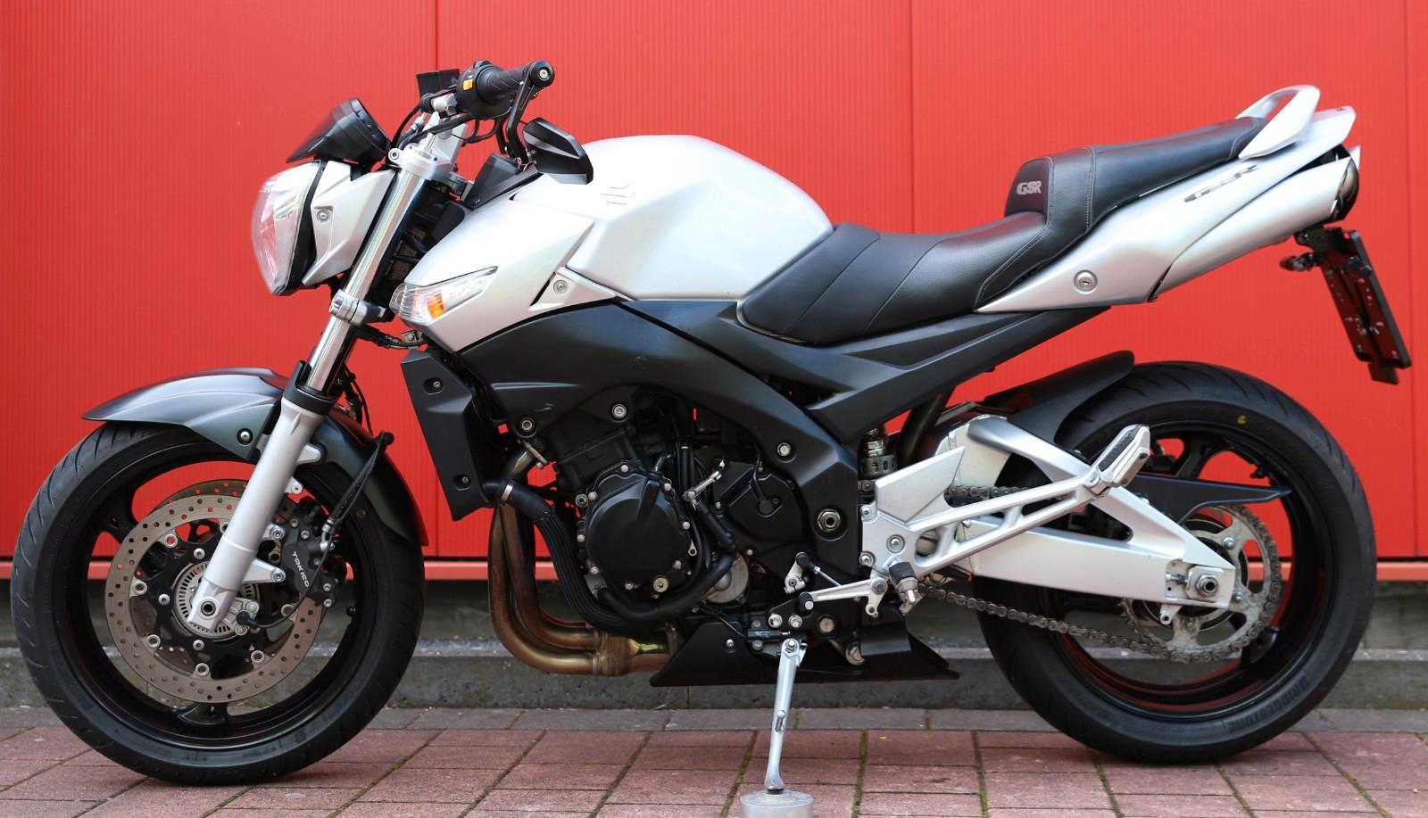 Suzuki GSR 600 ABS Top