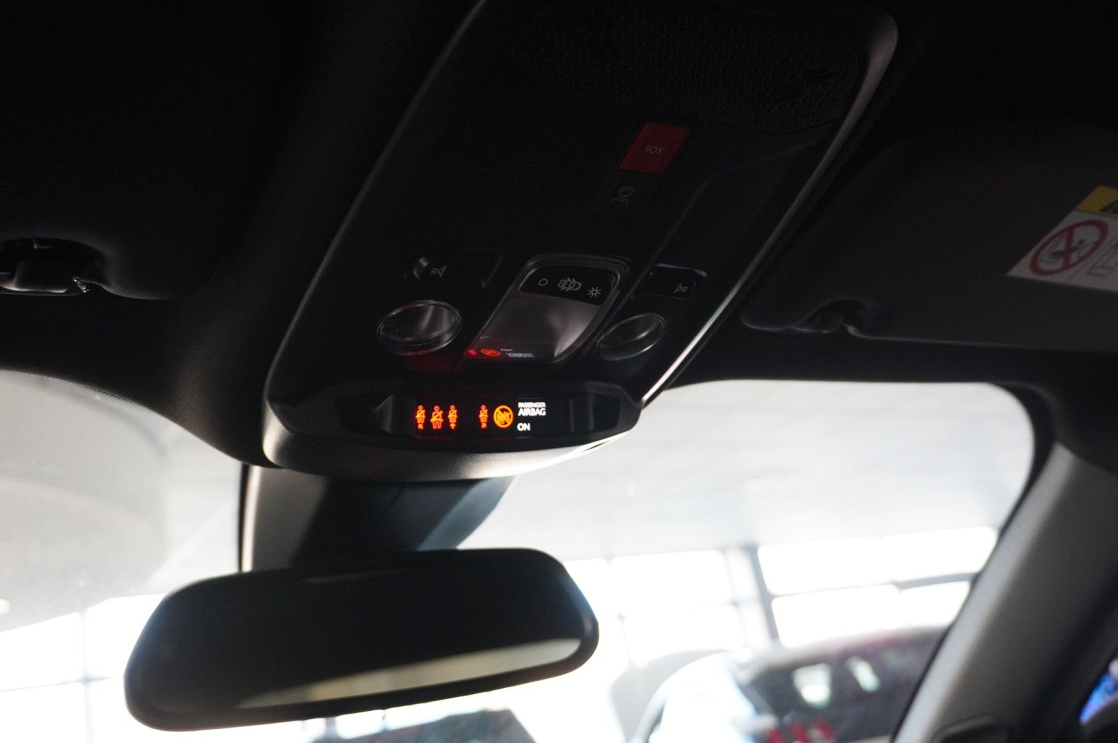 Fahrzeugabbildung Peugeot 2008 1.2 HYBRID ALLURE E-DSC NAVI/LED/SPORT/VIRT