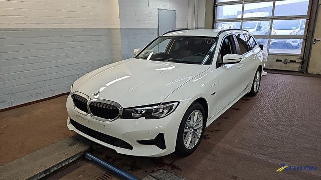 BMW 330e Touring Advantage Navi LED SiHz PDC RFK DAB