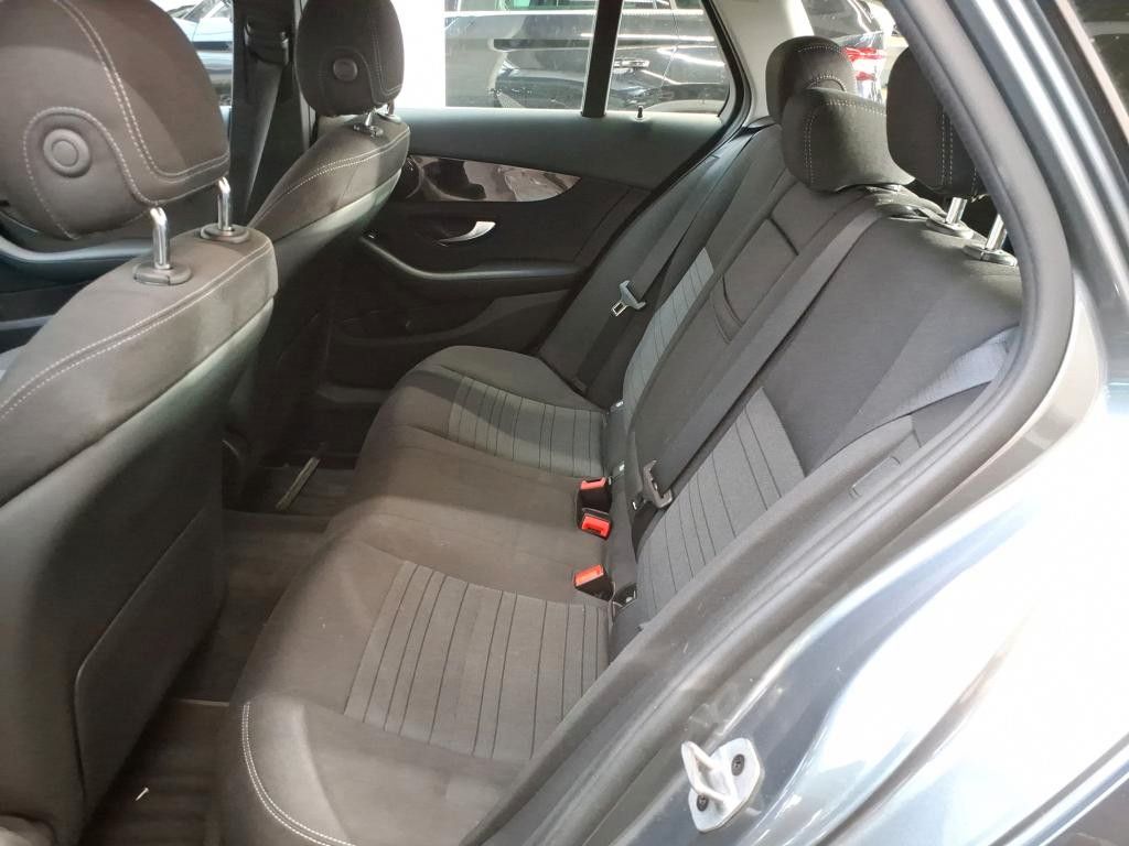 Fahrzeugabbildung Mercedes-Benz C 200 T d R-Kamera+Comand+MBeam+Carplay