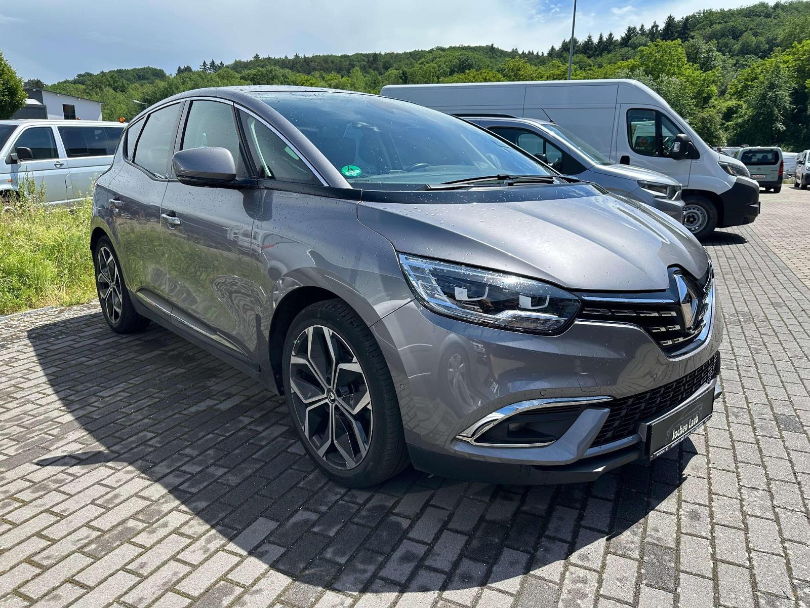 Renault Scenic Intens 8fach bereift inkl. Anhängerkupplu