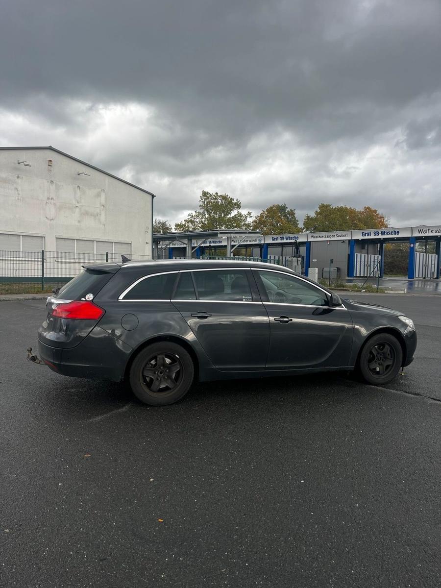 Opel Insignia 2011 — engine 160 HP (118kW)