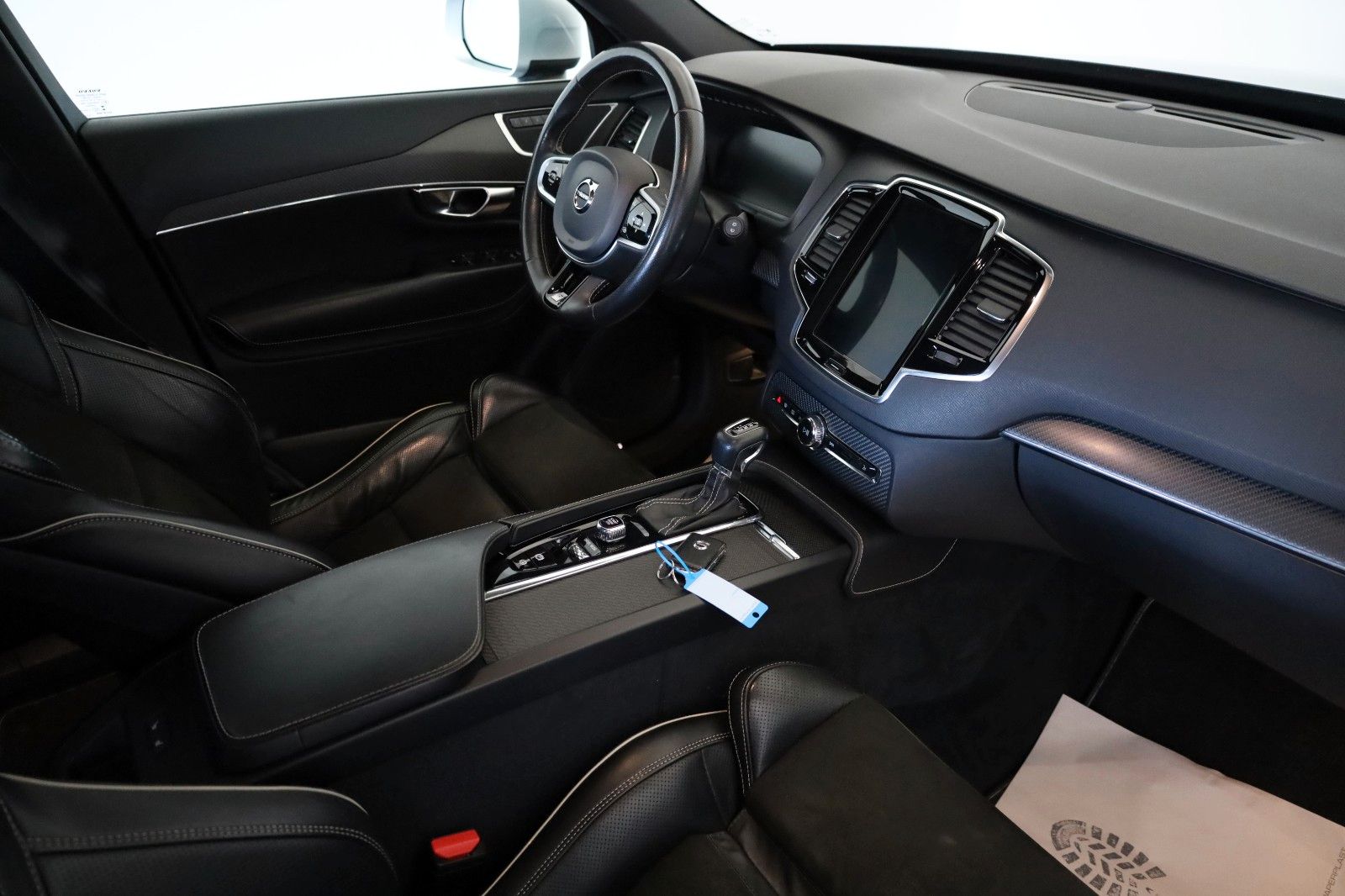 Fahrzeugabbildung Volvo XC90 R Design AWD 7 Sitzer,Leder,Navi,360°,AHK
