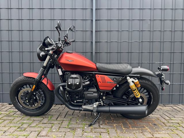 Moto Guzzi V9 Bobber Sport