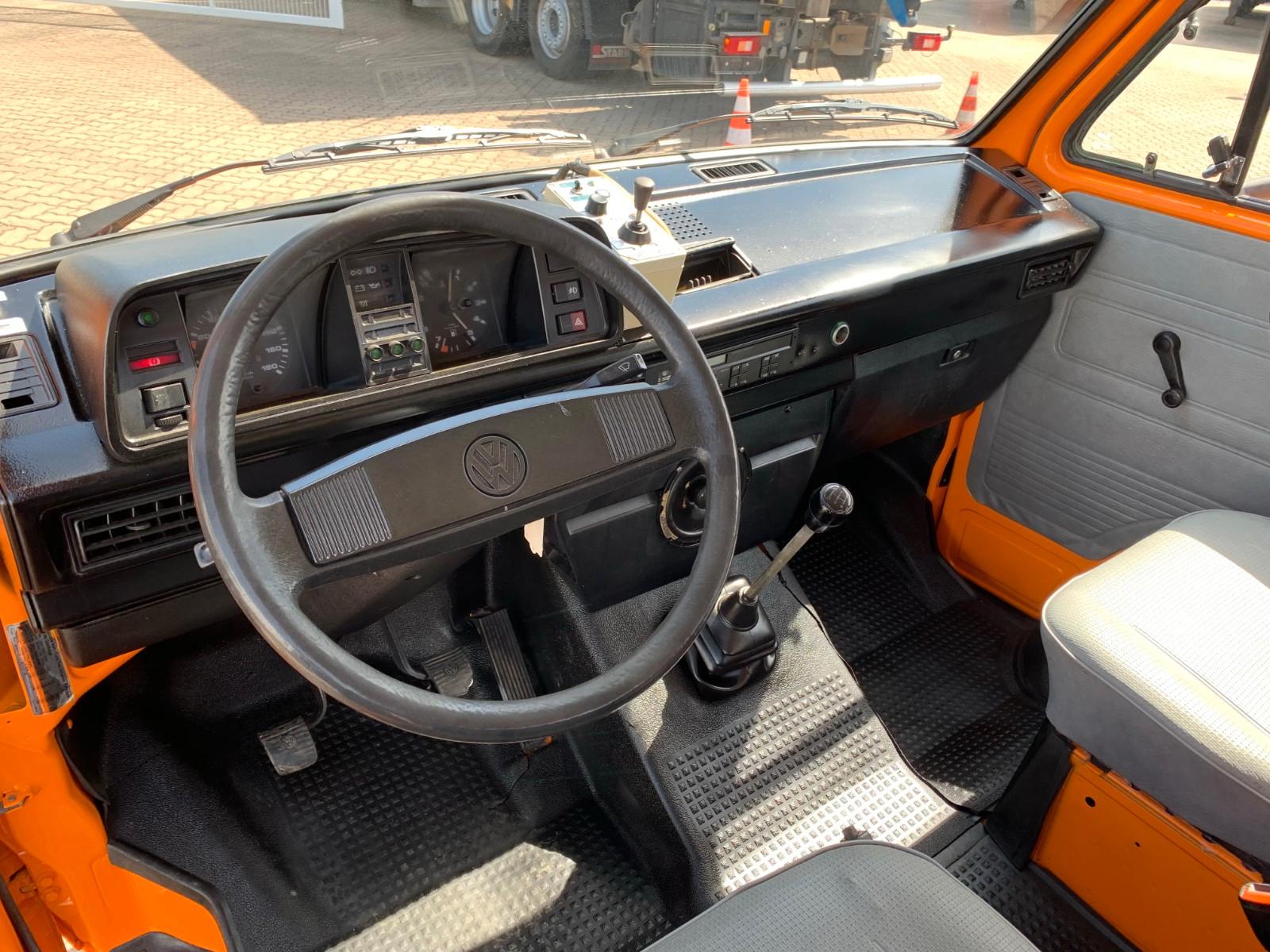 Volkswagen T3 Doka Pritsche Syncro 4x4/ AHK / 5 Sitze