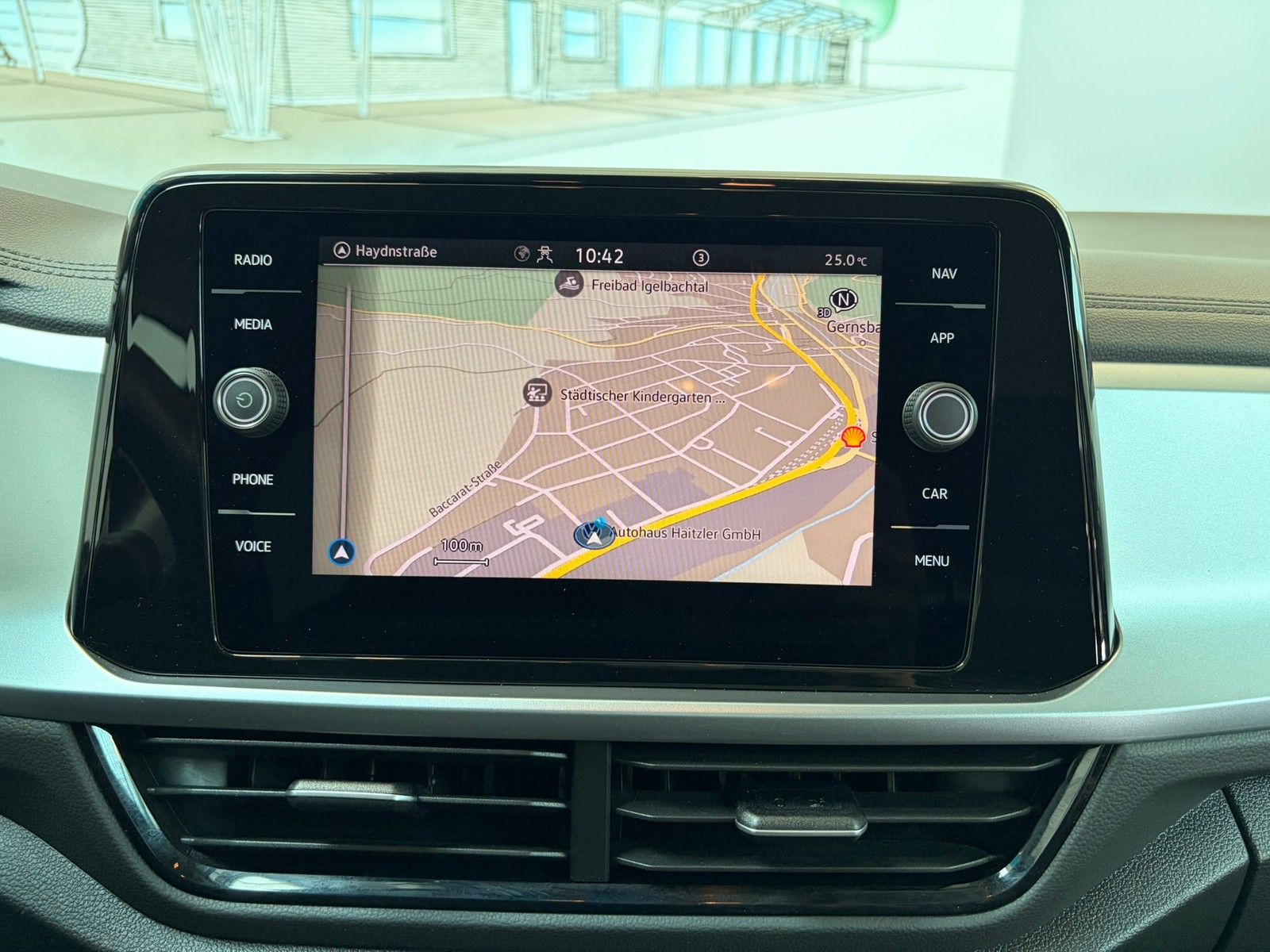 Fahrzeugabbildung Volkswagen T-Roc Life 2,0 TDI DSG +Kamera+ Navi + ACC + LED