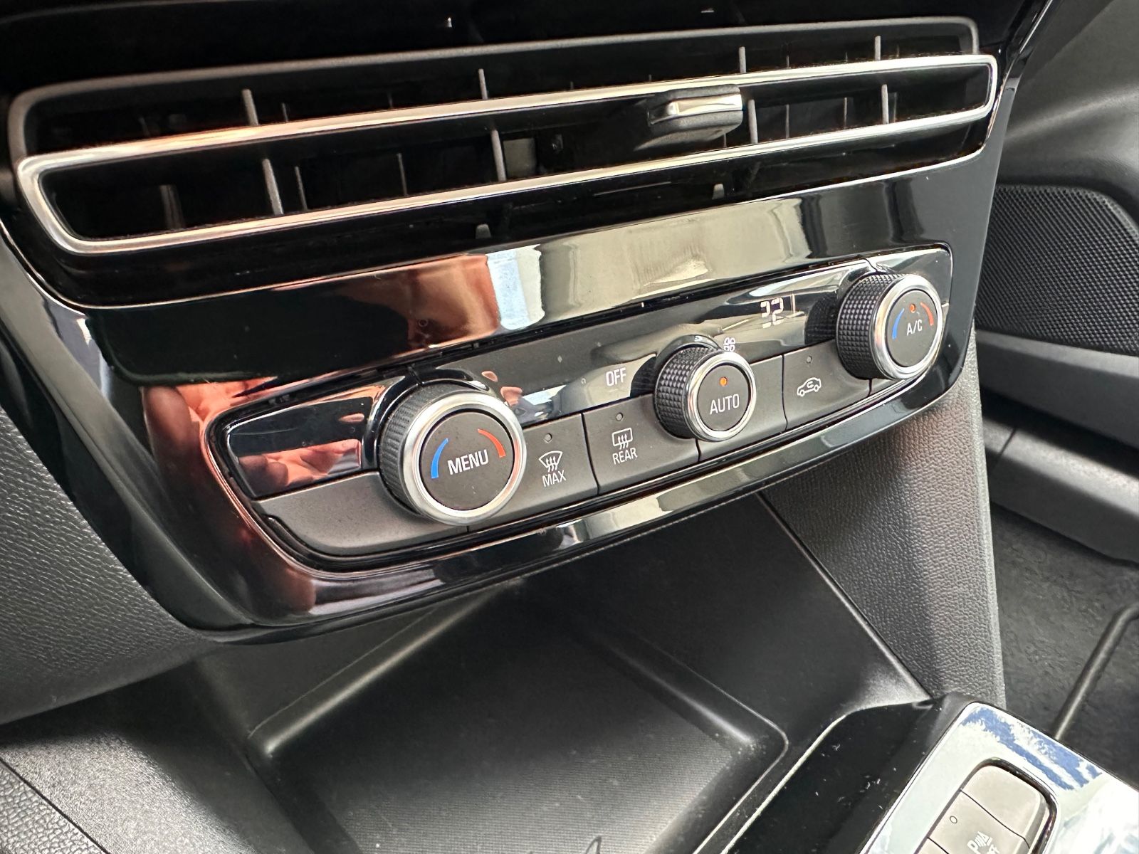Fahrzeugabbildung Opel Mokka Business Elegance LED/PDC/APP/Kamera/Kessy