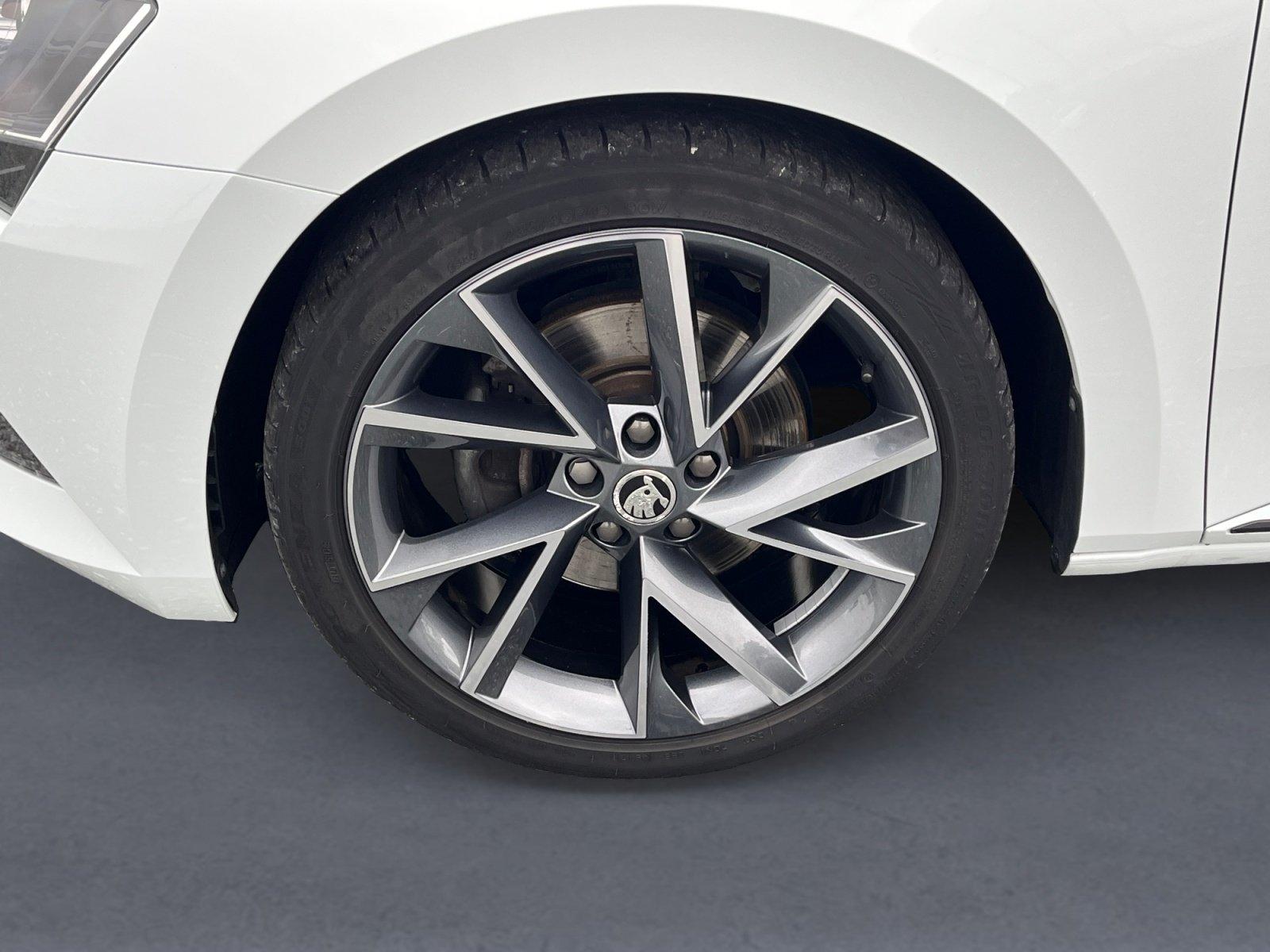 Skoda Superb Combi 1.8TSI DSG Sportline Navi+Winterpak