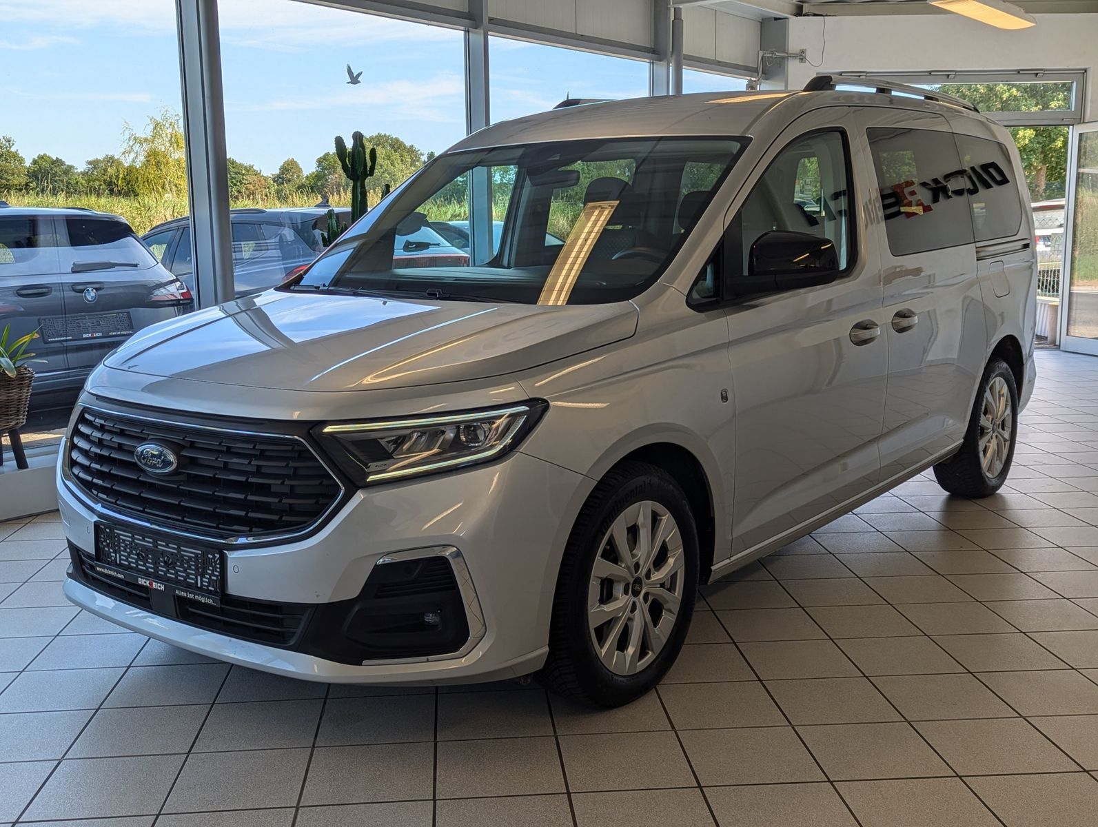 FORD Tourneo Connect L2 Titanium 7-Sitze LED Cam AHK - Image 3