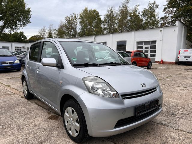 Daihatsu Sirion 1.0, Klimaanlage, TÜV + Öl NEU