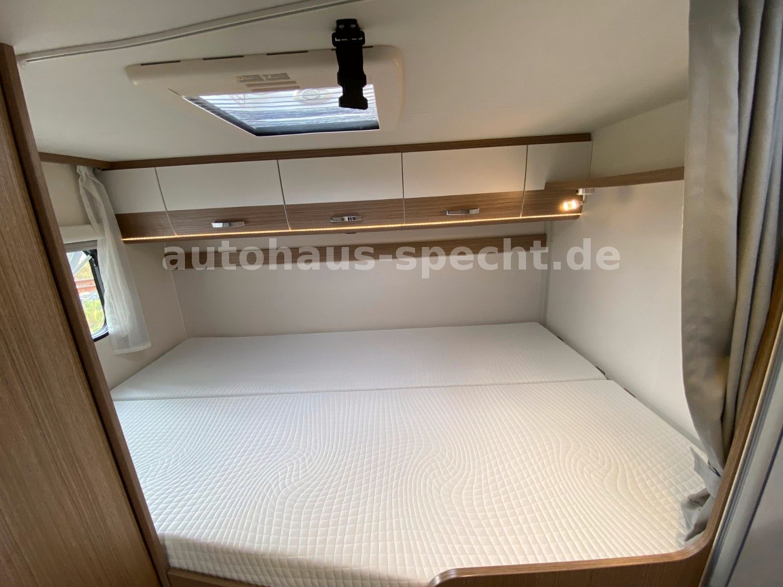 Fahrzeugabbildung Carado T334 / 3,5t / 1. Hand / kein Mietwagen