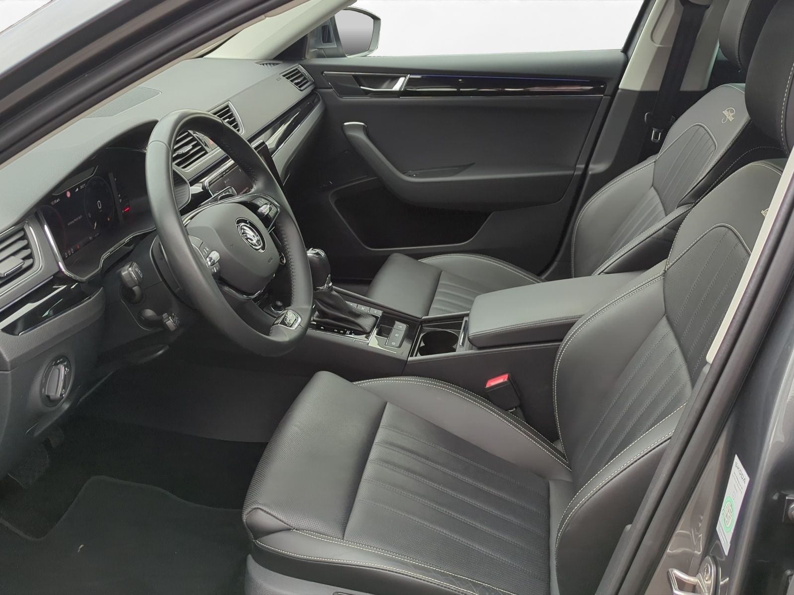 Skoda Superb Combi 2,0 TDI L&K 4x4 AHK PDC SiHz DSG imagem 2