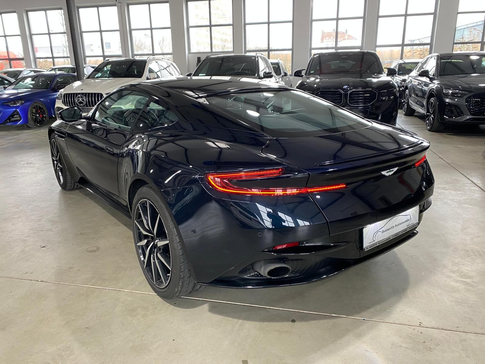 Fahrzeugabbildung Aston Martin DB11 V12 Coupe Launch Edition
