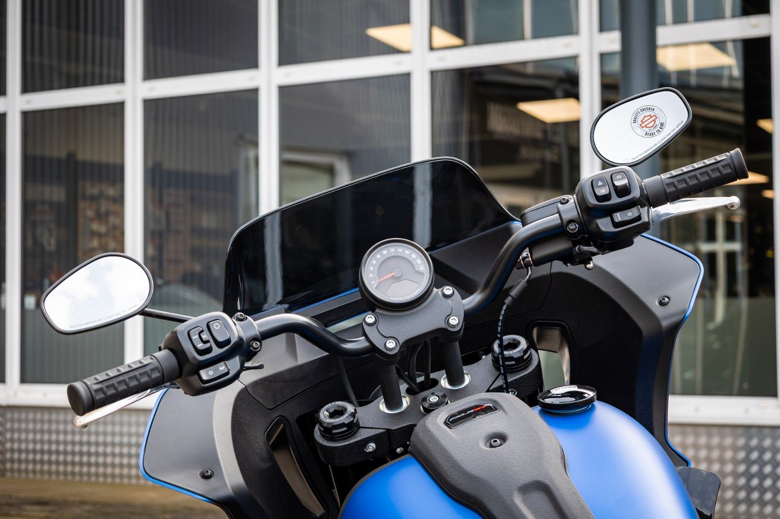 Fahrzeugabbildung Harley-Davidson FXLRST LOW RIDER ST 117 MY26