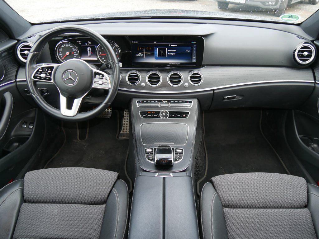 Mercedes-Benz E 300 d Sport Style Automatik  Navi LED AHK CAM 