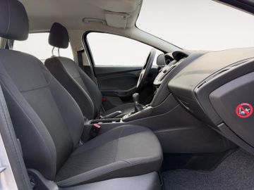 Ford Focus - 8