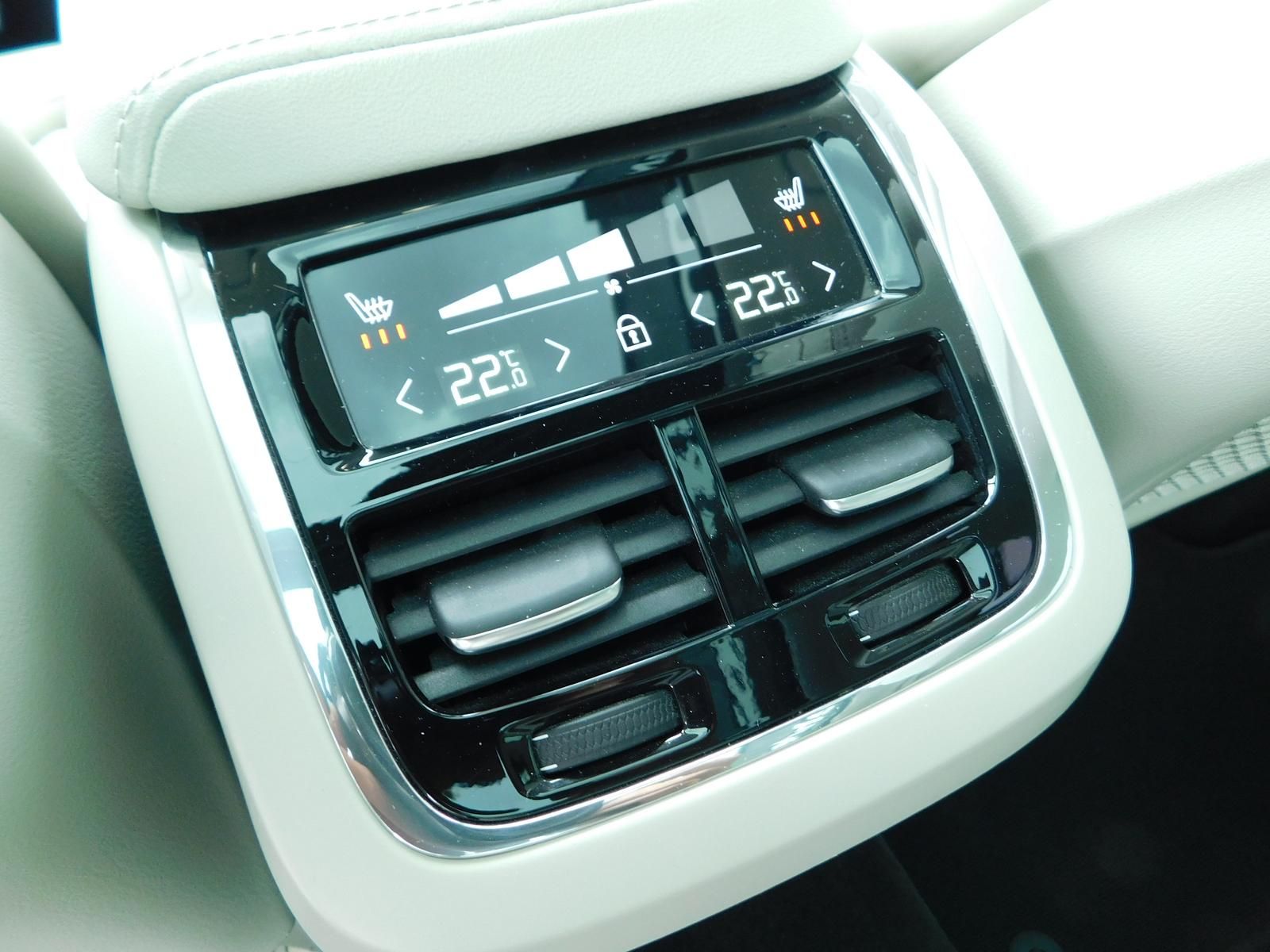 Fahrzeugabbildung Volvo B5 D AWD Ultimate Bright