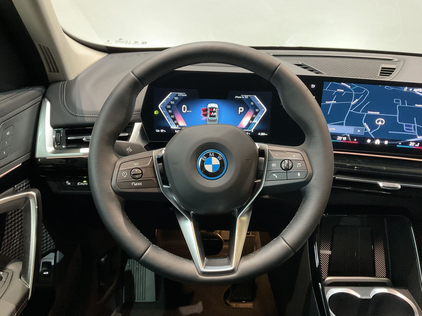 Fahrzeugabbildung BMW iX1 eDrive20 xLine, Komfortzugang, AHK Head-Up