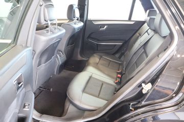 Mercedes-Benz E 220 T Avantgarde FRONT+ILS+NAVI+AHK