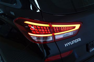 Hyundai i30 cw Comfort AT LED Navi SH Alufelgen Kamera