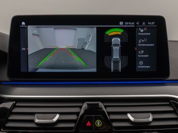 Fahrzeugabbildung BMW 520d M Sport Kamera DAB HiFi M Sportfahrwerk LED
