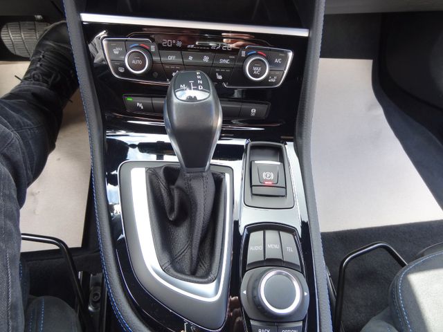 Fahrzeugabbildung BMW 218 Active Tourer/M-Paket/2.Hd/TopZustand/