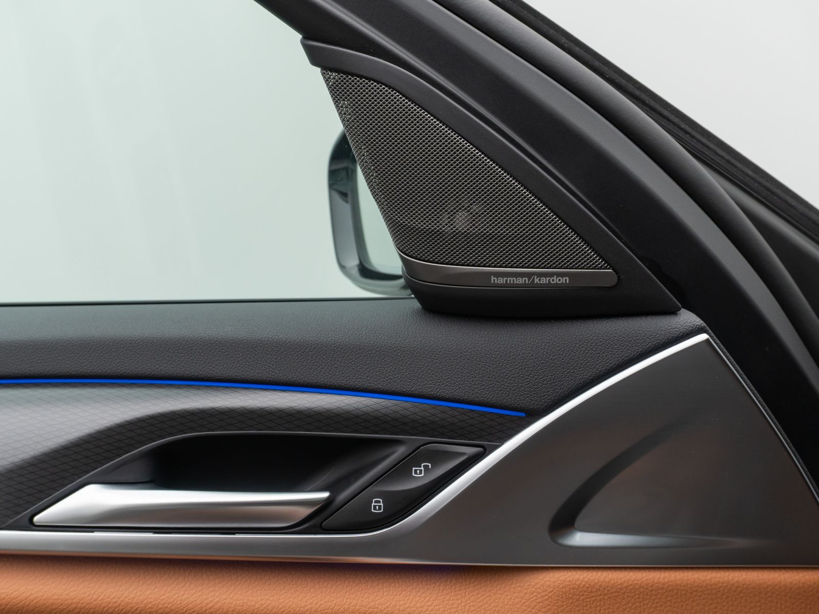 Fahrzeugabbildung BMW 530d M Sport Kamera DAB Memory ACC H/K Panorama