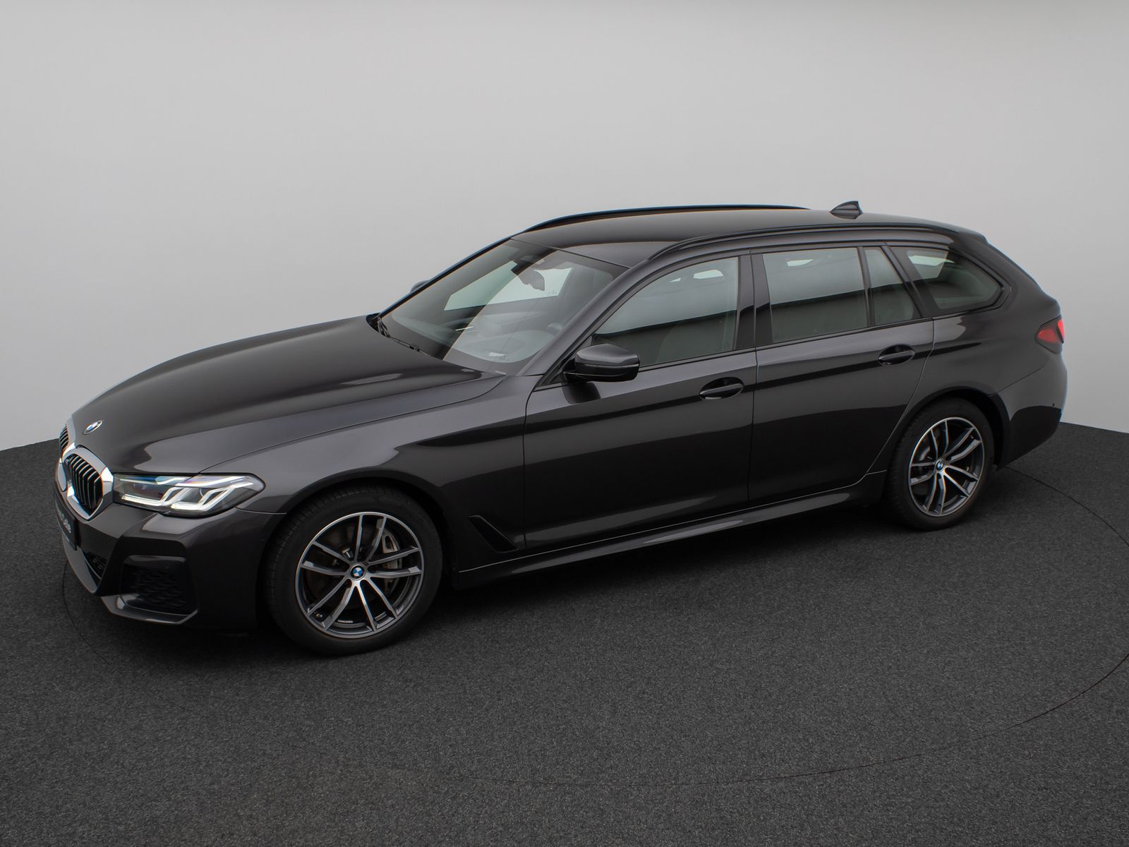 Fahrzeugabbildung BMW 530d xD M Sport Laser Kamera HUD DAB H/K Komfort