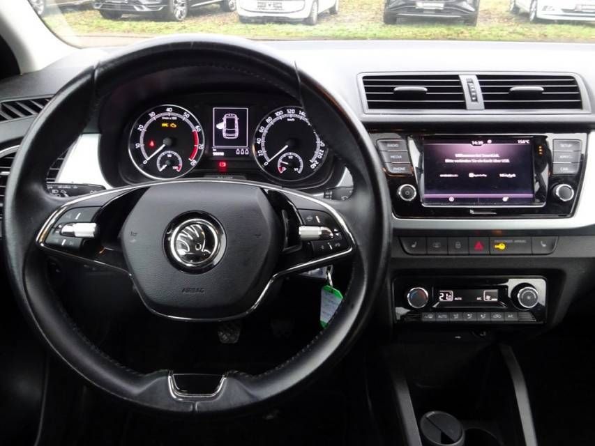 Fahrzeugabbildung SKODA Combi 1.0 TSI Ambition ALW-Reifen/ AHK abnehmbar