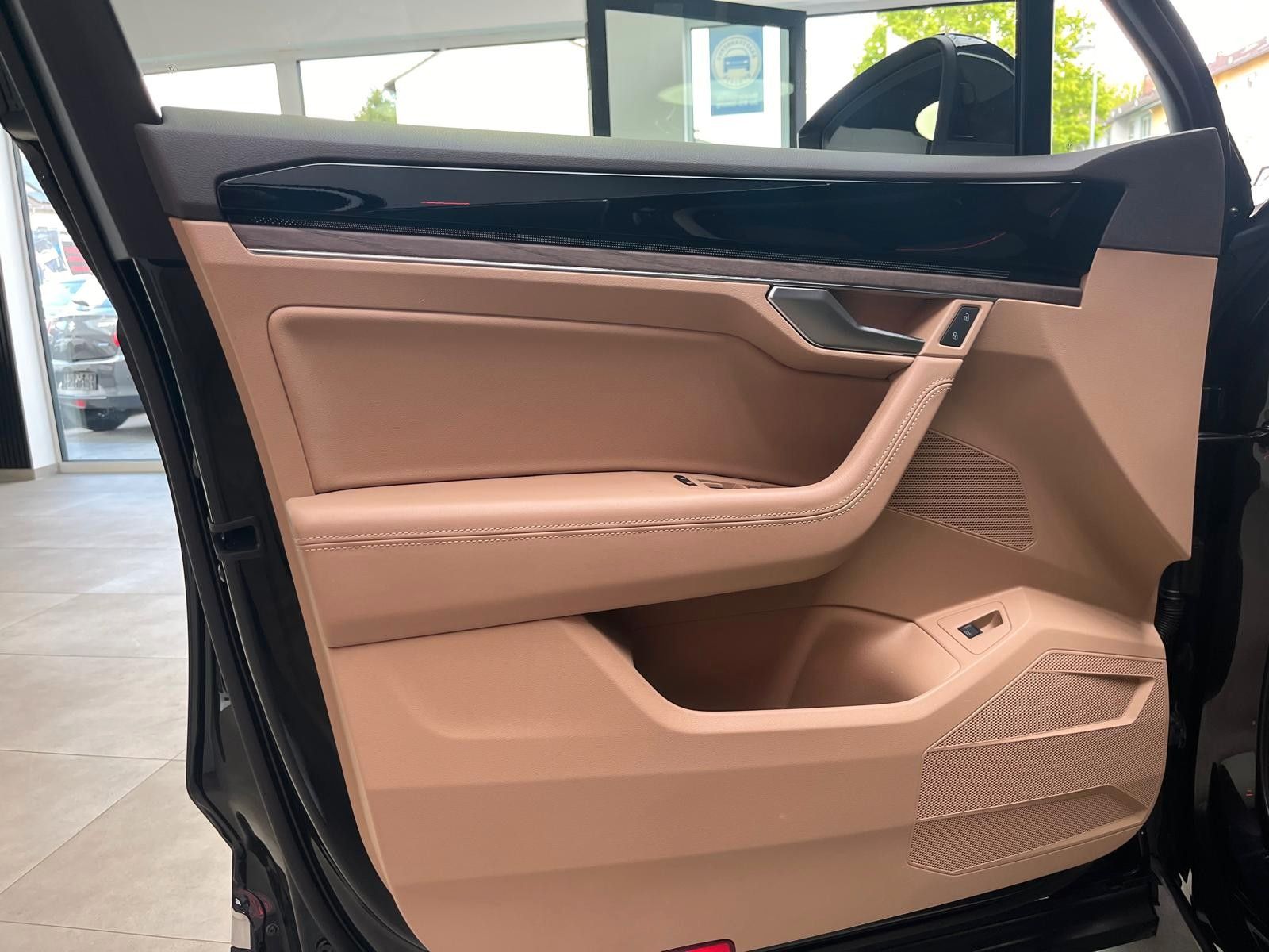 Fahrzeugabbildung Volkswagen Touareg 3.0 V6 TDI Atmosphere 4Motion*Luft*Pano*