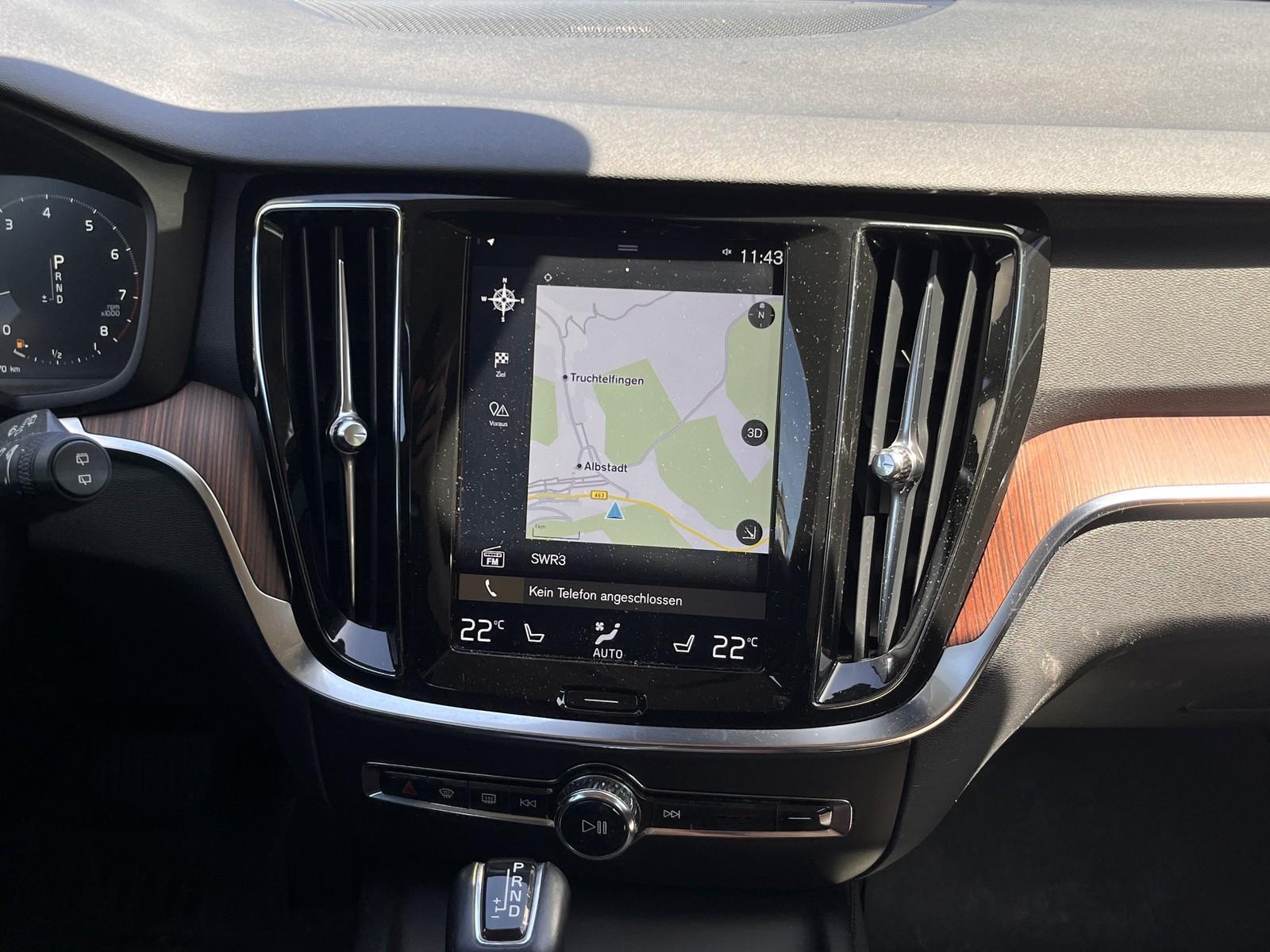 Volvo V60 Kombi AWD /HK-ANLAGE/LED/NAVI/LEDER/