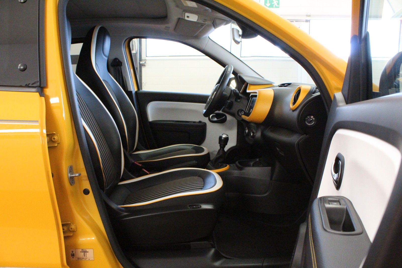Fahrzeugabbildung Renault Twingo SCe65 Intens*Easy Link*Faltdach*