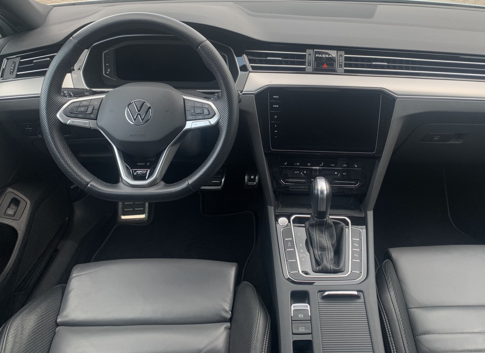 Fahrzeugabbildung Volkswagen Passat Variant 2.0 TDI*R-Line*4Motion*Leder*AHK*