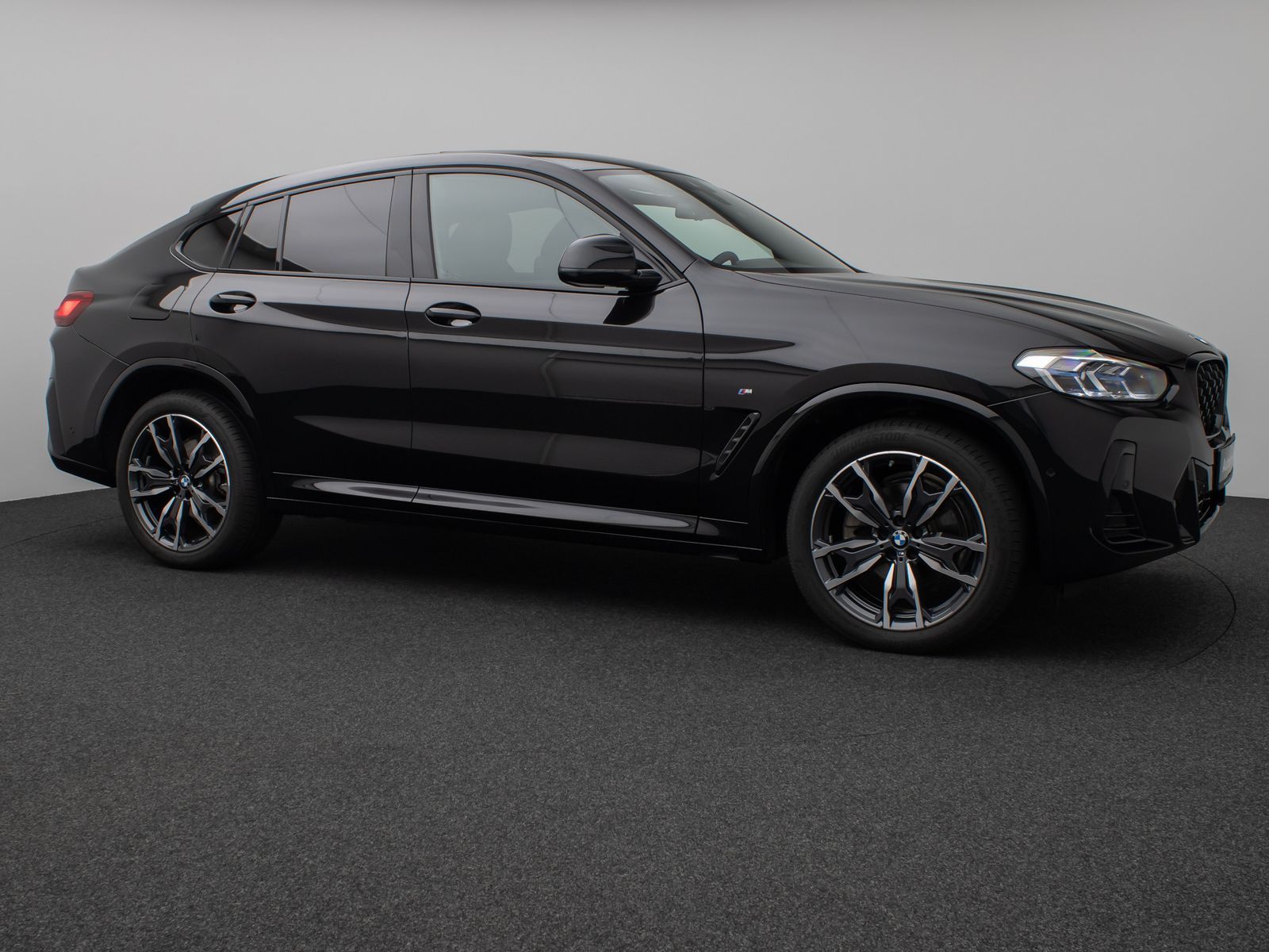 Fahrzeugabbildung BMW X4 xD20i M Sport Panorama Kamera Laser HUD HiFi