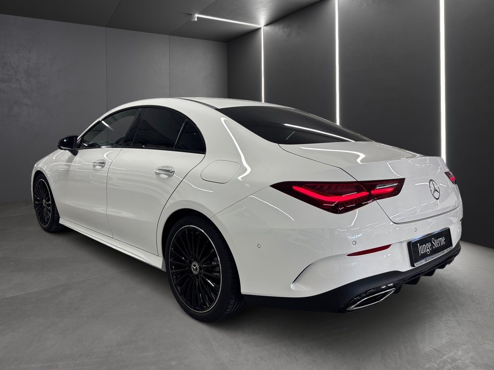 Fahrzeugabbildung Mercedes-Benz CLA 200 AMG Prem*19"*Night*Totwinkel*LED*Kamera*