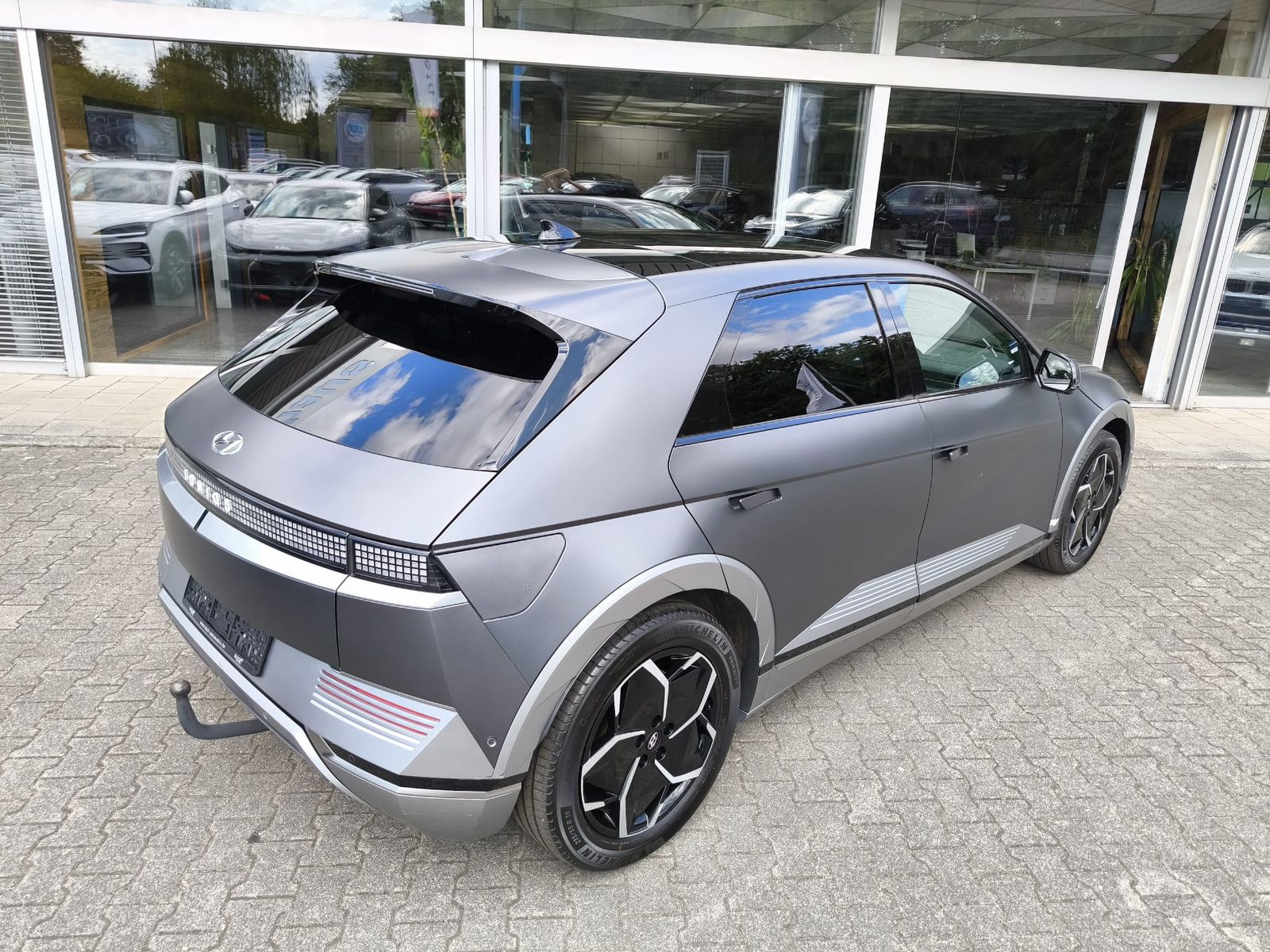 Fahrzeugabbildung Hyundai Ioniq 5 Uniq PANO+AHK+SHZ+HEADUP+NAV+ACC+360°+