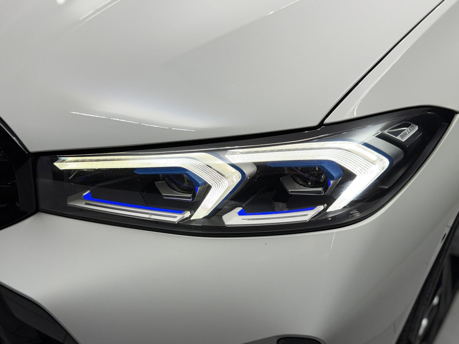 Fahrzeugabbildung BMW M340i xDrive Touring LCI |H/K|360°|PANO|HuD