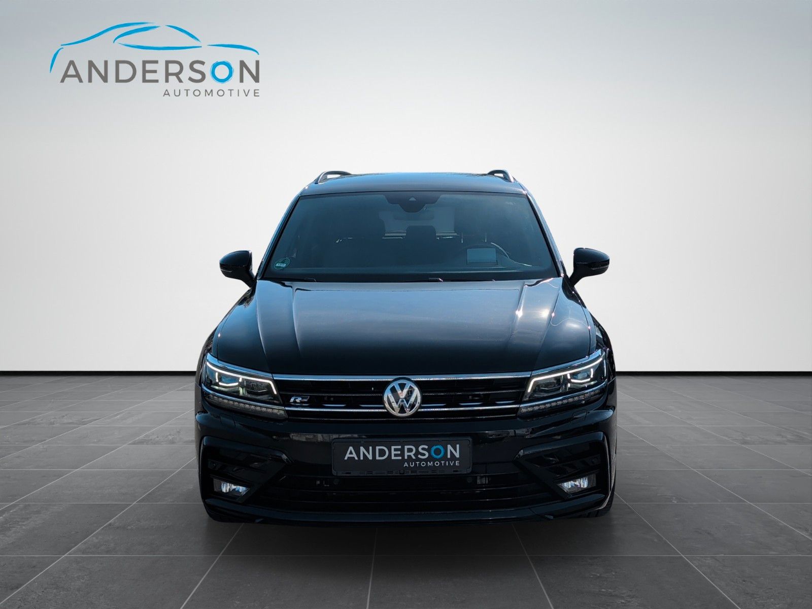 Fahrzeugabbildung Volkswagen TIGUAN 2.0 TDI R-LINE BLACKSTYLE HUD 19" AHK KAM