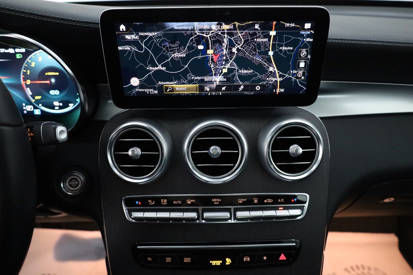 Fahrzeugabbildung Mercedes-Benz GLC 300e Coupe 4M,Leder,Navi,LED,GSD,360Kamera