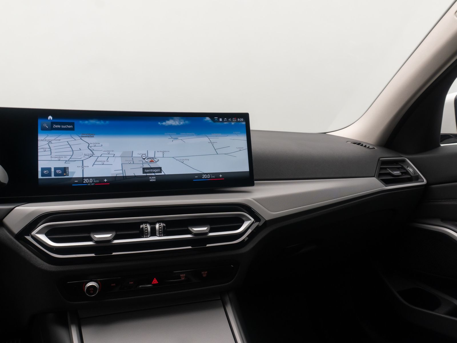 Fahrzeugabbildung BMW 320d HUD DAB Sport Komfort Alarm Teilleder AHK
