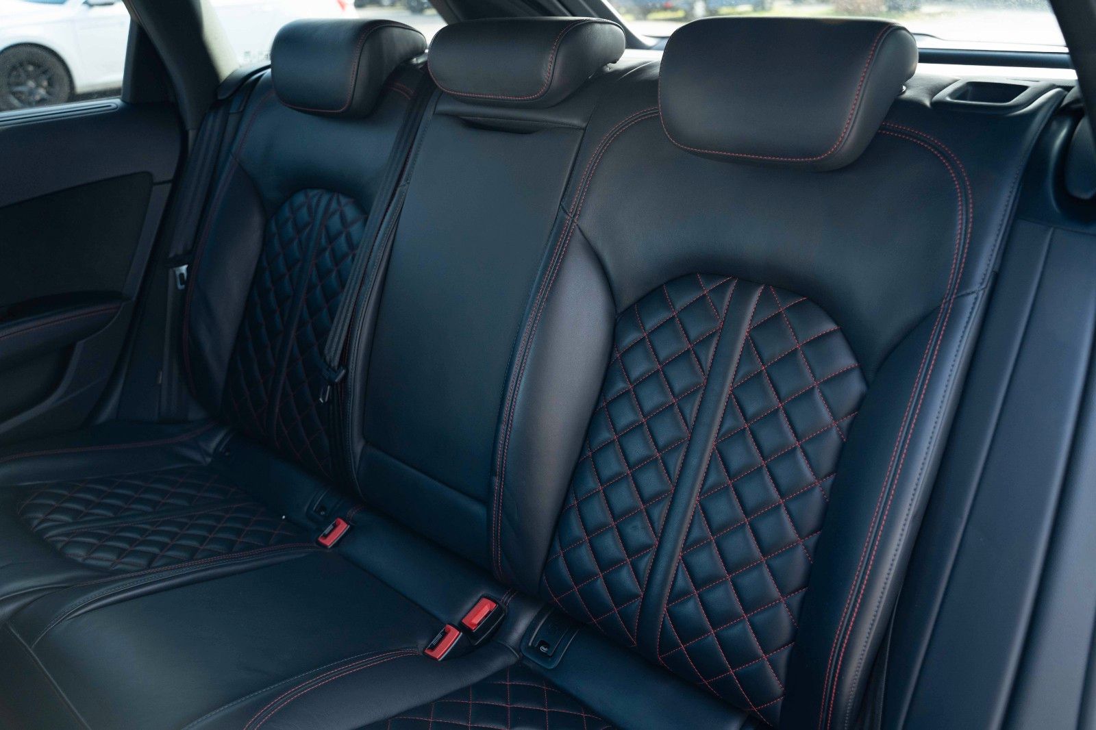 Fahrzeugabbildung Audi A6 AVANT 3.0 TDI COMP. S-SITZE MATRIX BOSE KAM