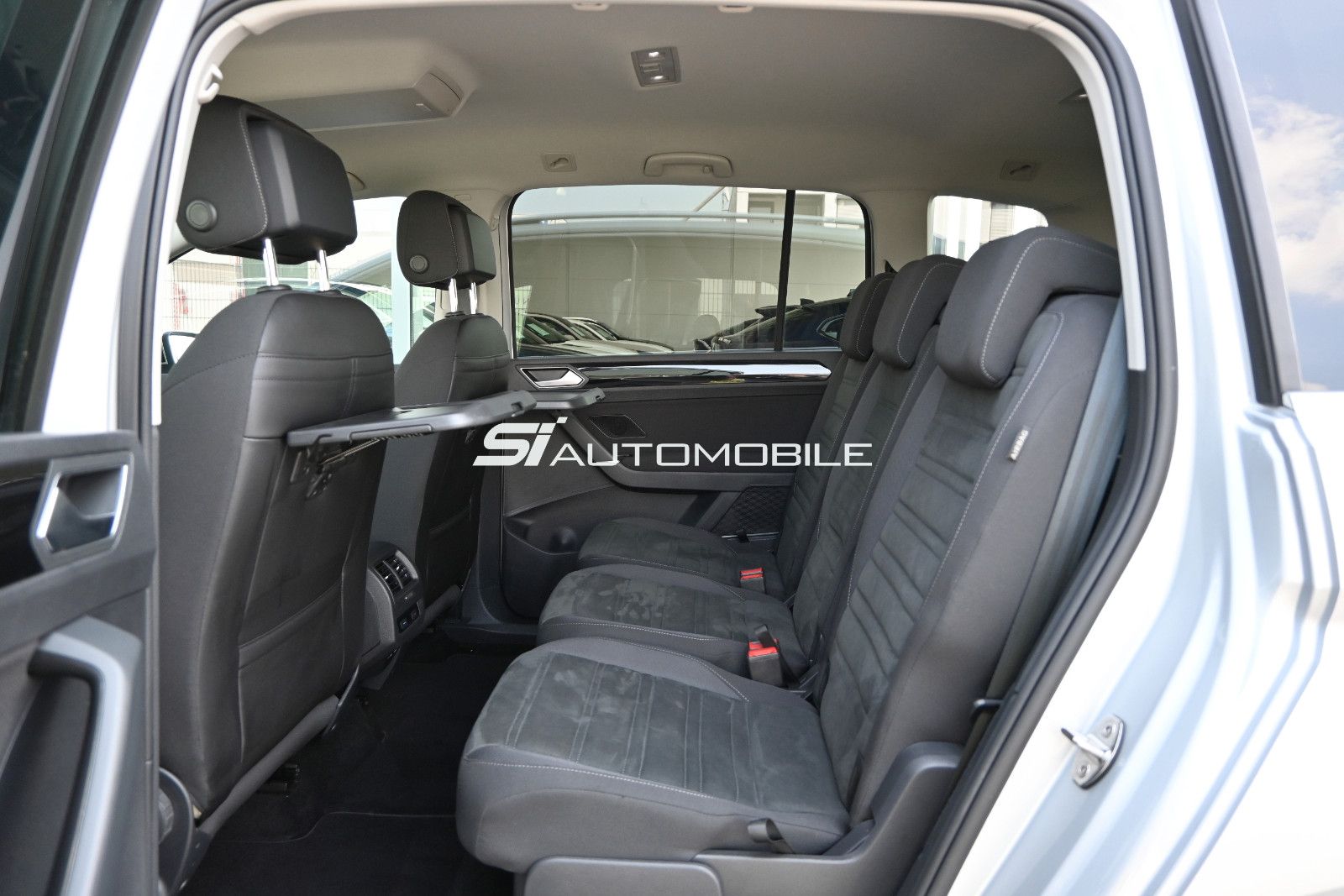 Fahrzeugabbildung Volkswagen Touran 2.0 TDI DSG Highline °ACC°AHK°DYNAUDIO°