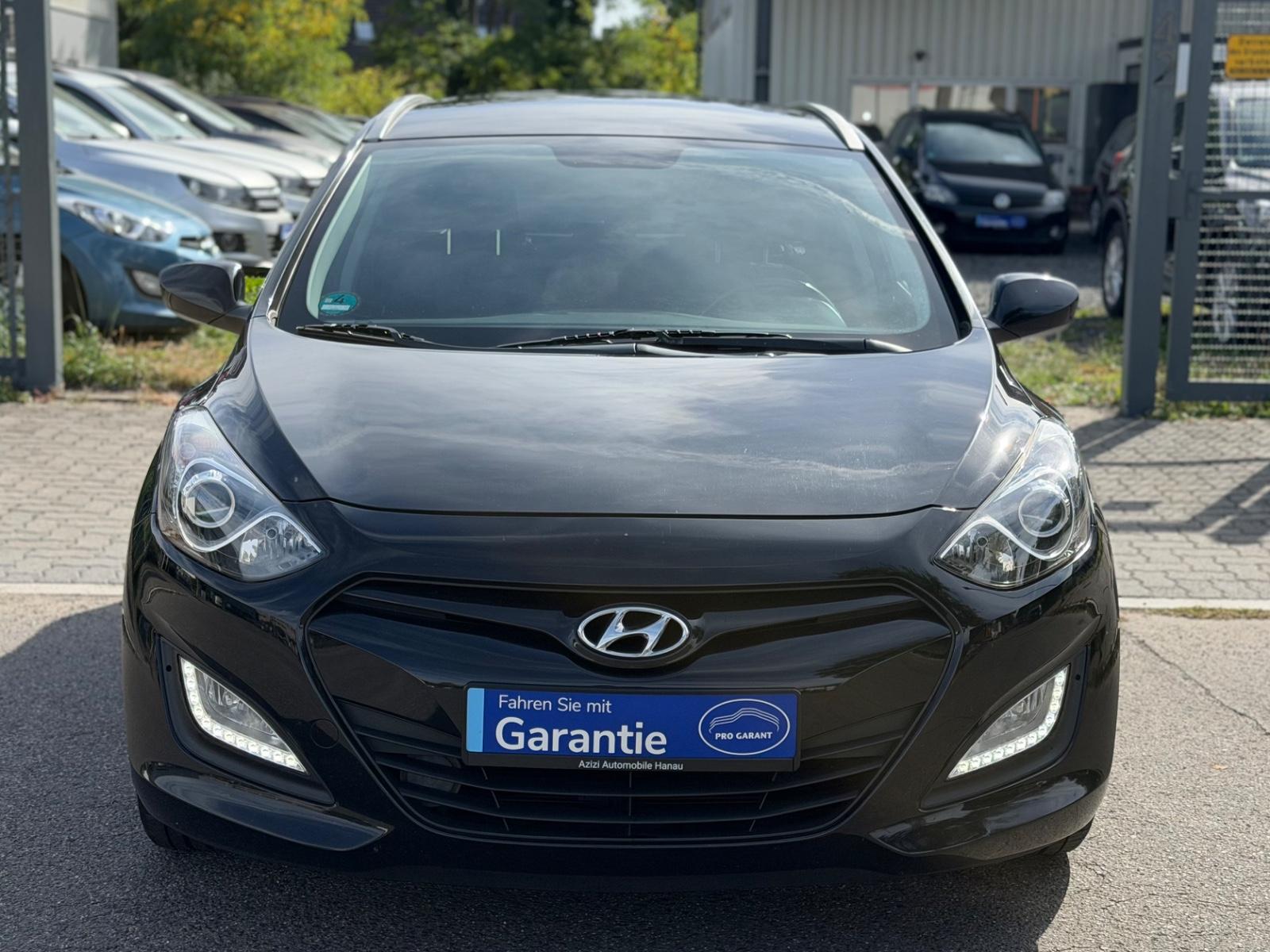 Hyundai i30 2014 — rear view