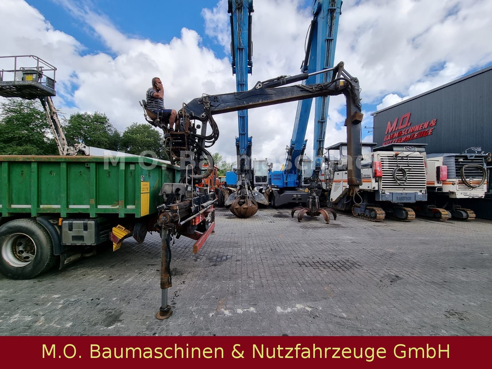 Fahrzeugabbildung Mercedes-Benz Actros 1944 / 4x2 / Euro 5 / Hiab Kran 1300RS93/