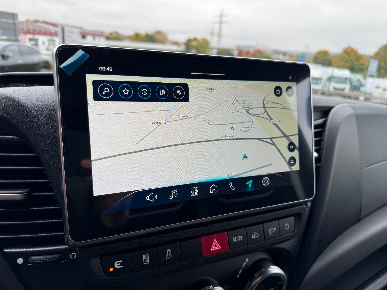 Fahrzeugabbildung Iveco Daily 35S18HA8 3.0L *R3.520mm*AHK*2xSchiebetür*