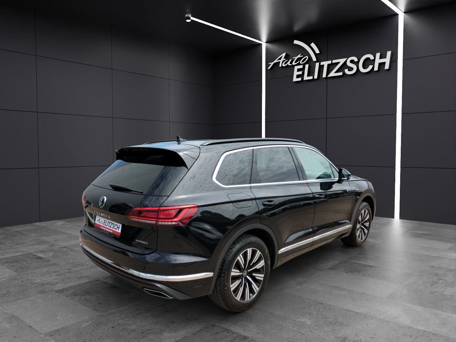 Fahrzeugabbildung Volkswagen Touareg Elegance 4M eHybrid LED PANO AHK SHZ PDC