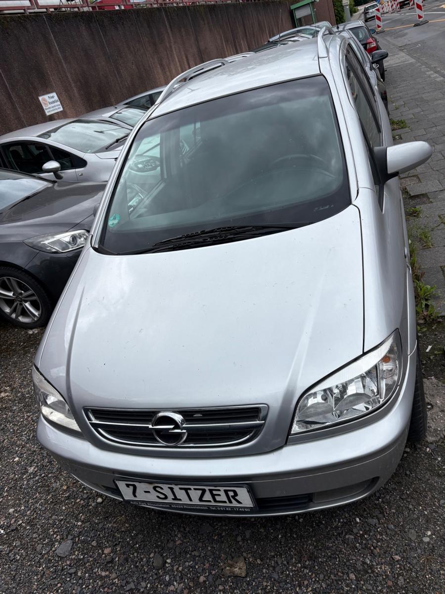 Opel Zafira 2.2 DTI 16V Executive 7 Sitzer Klimaautom