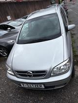 Opel Zafira 2.2 DTI 16V Executive 7 Sitzer Klimaautom - Opel Zafira: 16v